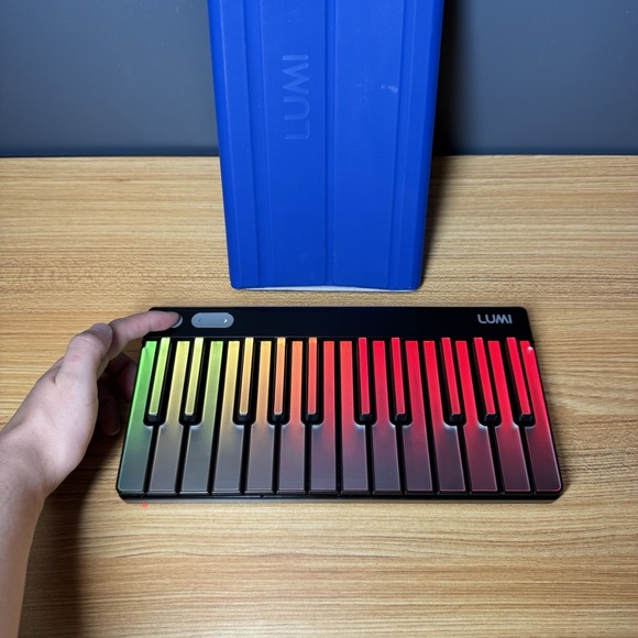 ROLI Other - ROLI Lumi Keys Studio Edition Light Up MIDI Keyboard IOB Model LKB01 + Snap Case